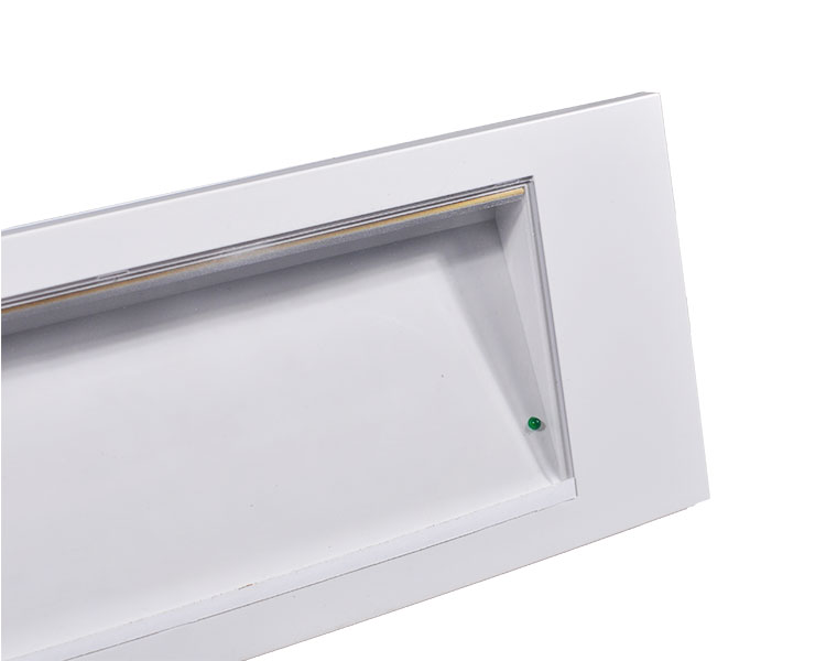 LE511AD Clear Polycarbonate khuếch tán & Ánh sáng khẩn cấp nhà ở