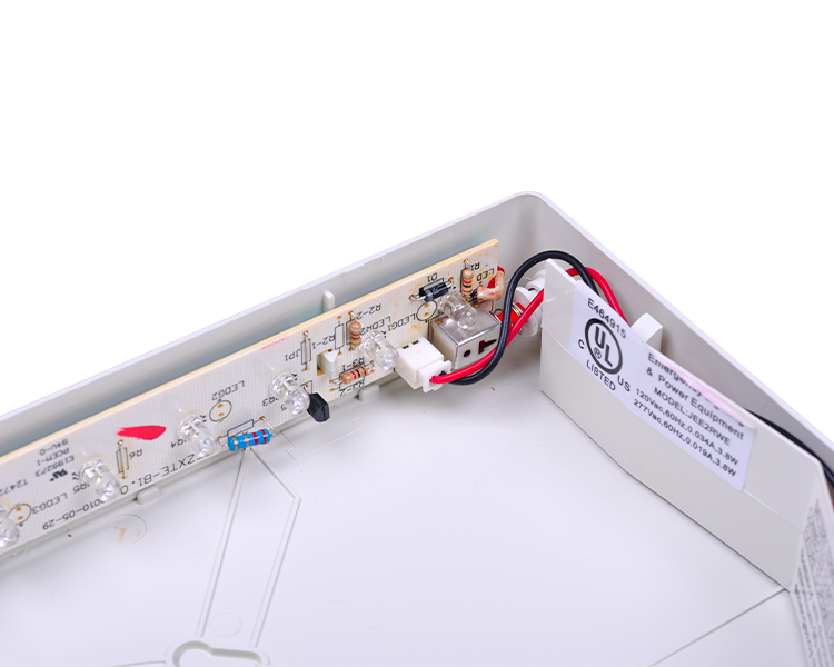 JEE2Rwe-ul đã được phê duyệt các dấu hiệu thoát màu đỏ